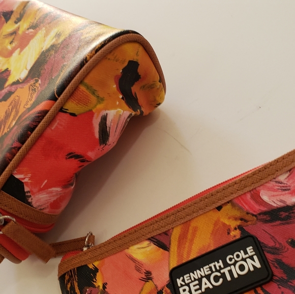 Kenneth Cole Reaction cosmetic bag set - Picture 3 of 8